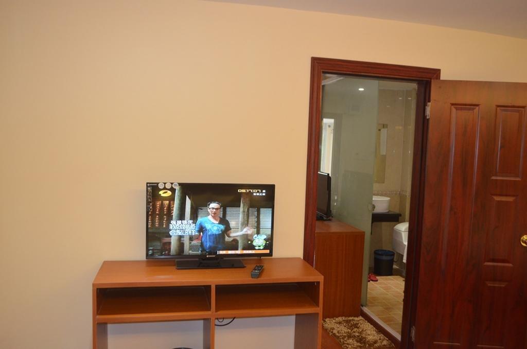 Good Luck Hotel Янгон Экстерьер фото