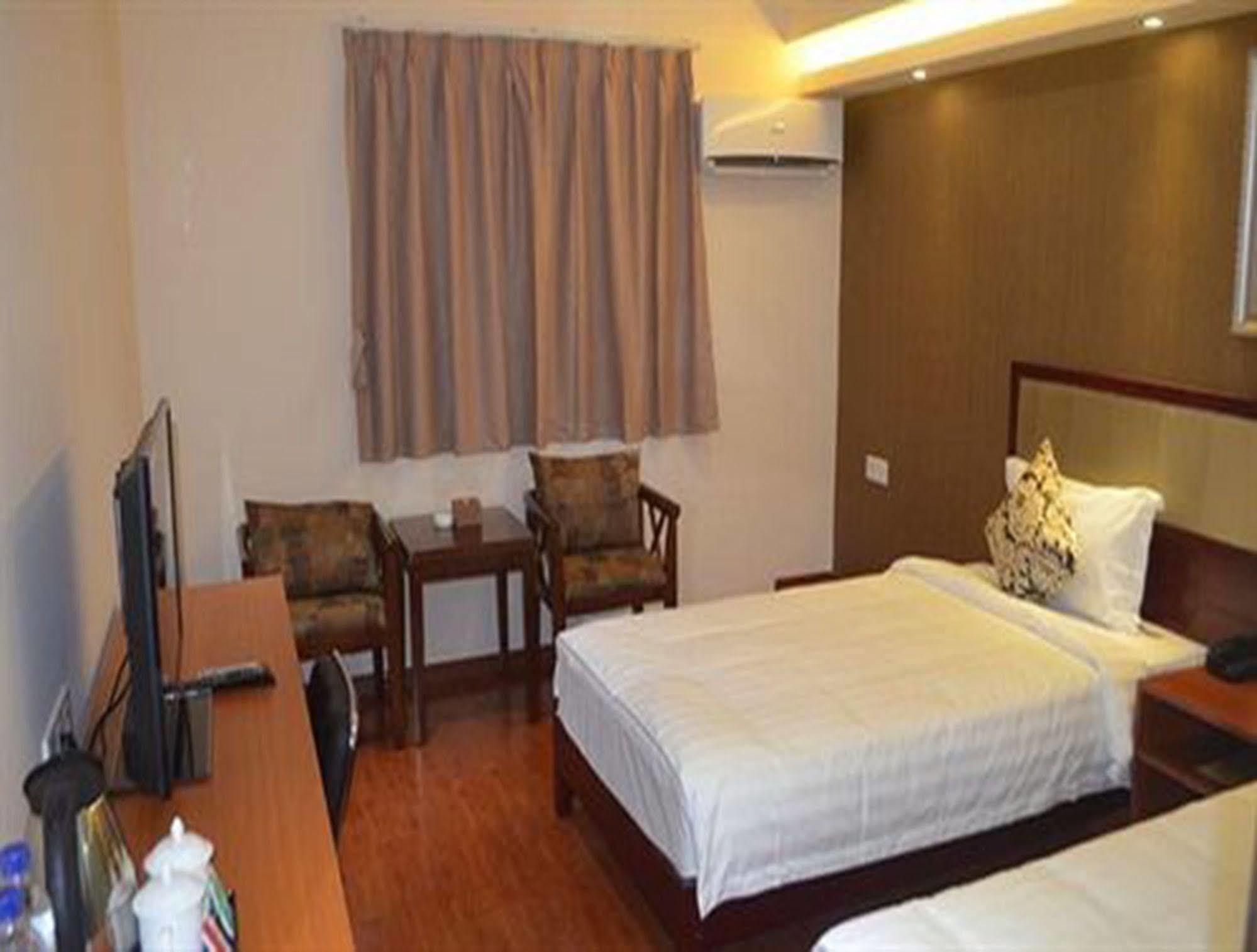Good Luck Hotel Янгон Экстерьер фото