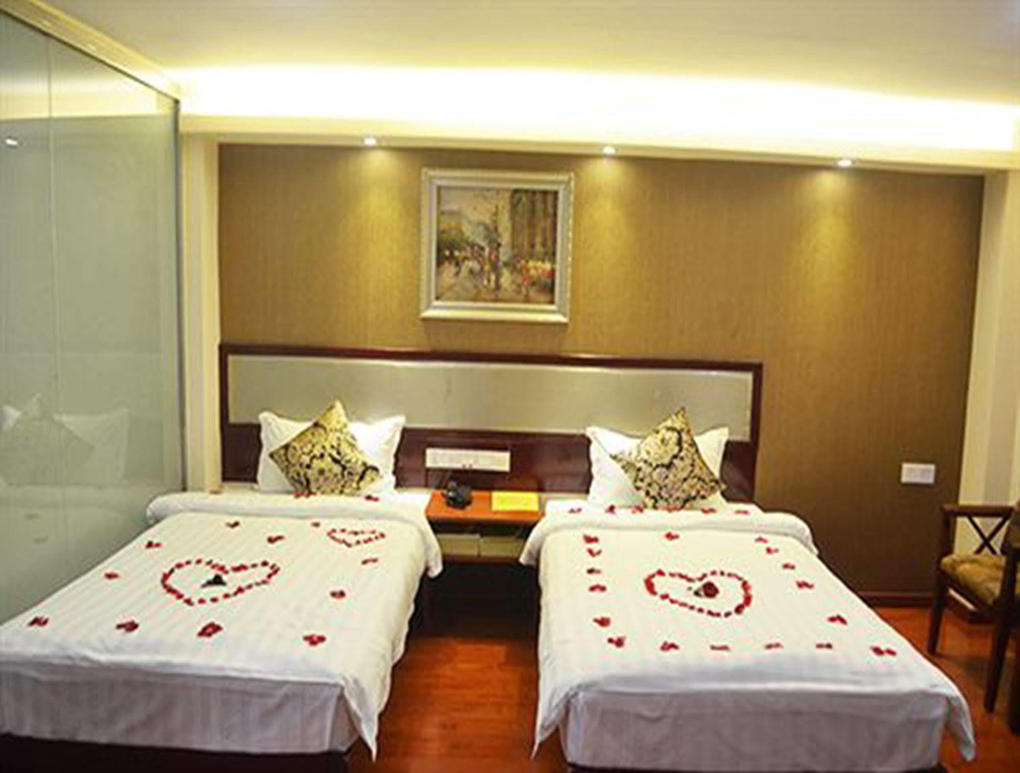 Good Luck Hotel Янгон Экстерьер фото